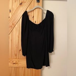 Aritzia long sleeve black dress size XS worn once